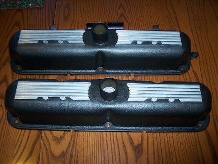 Mopar HP273 'Commando' valve covers in Wetstone Black (wrinkle) with polished fins