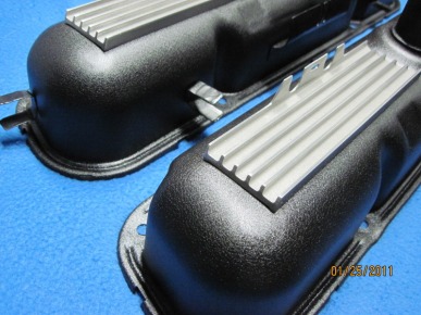 HP273 'Commando' valve covers in Wetstone Black with polished/cleared fins