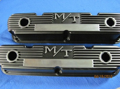 Mickey Thompson Mopar valve covers in Silk Satin Black with polished fins/logos